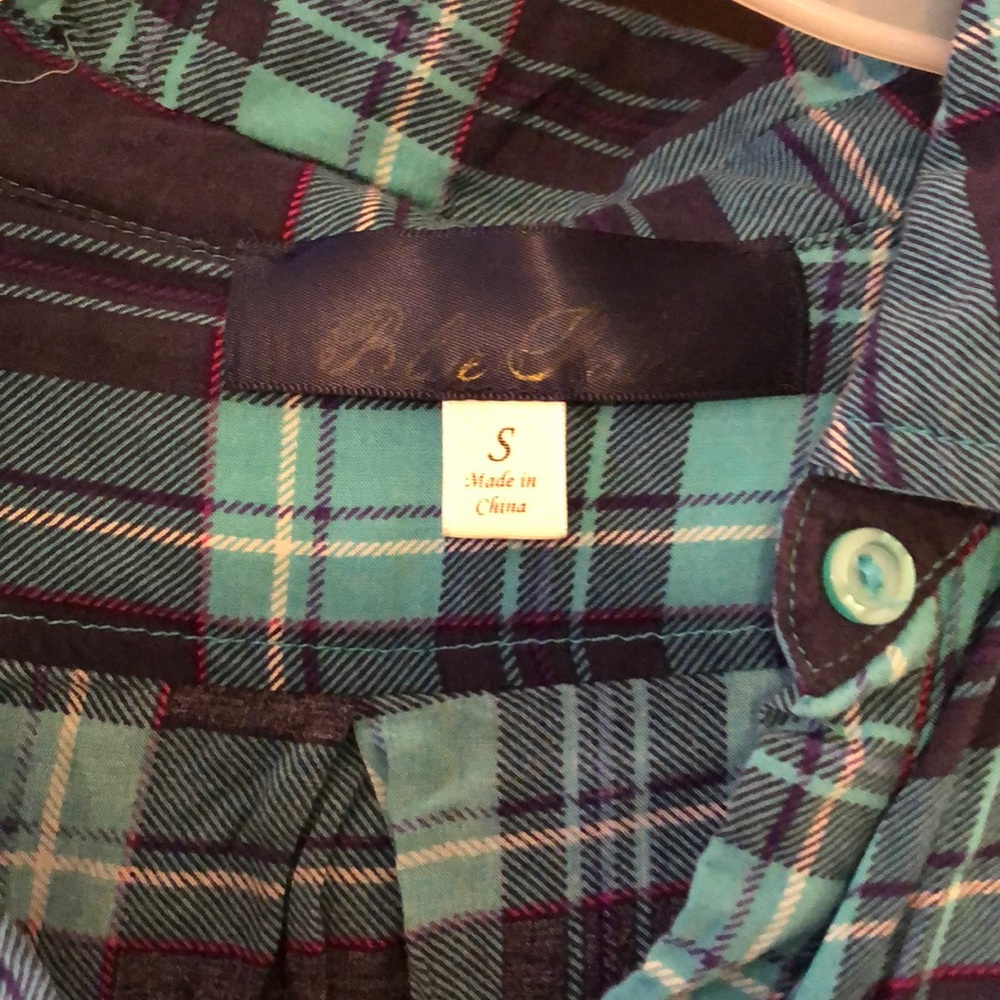 Women’s button down - Picture 2 of 3